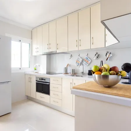 Classbnb - Three Spacious 150m From The Americas Promenade Apartment Arona (Tenerife)