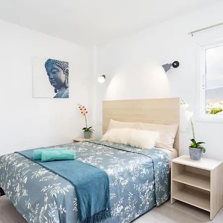 Three Spacious 150m From The Americas Promenade Lejlighed