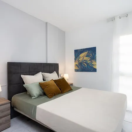 Classbnb - Three Spacious 150m From The Americas Promenade *