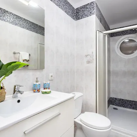 Three Spacious 150m From The Americas Promenade Lejlighed *